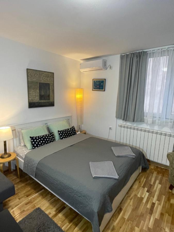 Apartment Axis Mundi